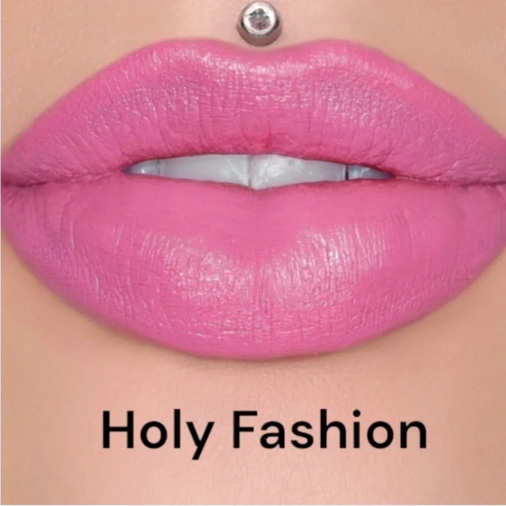 Jeffree Star Velvet Trap Lipstick Holy Fashion Pink Matte